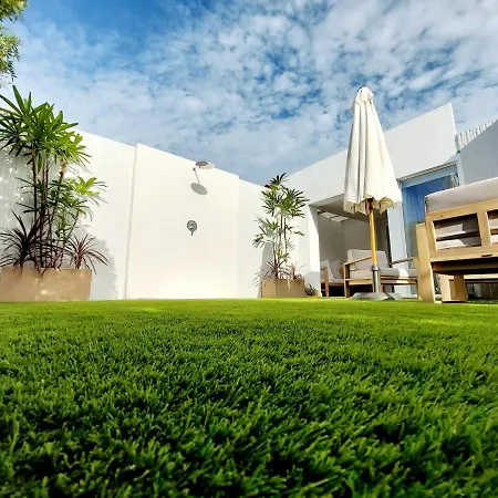 De Diseno Hidromasajes Terraza Y Piscina. * San Bartolome de Tirajana (Gran Canaria)