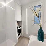 De Diseno Hidromasajes Terraza Y Piscina. *